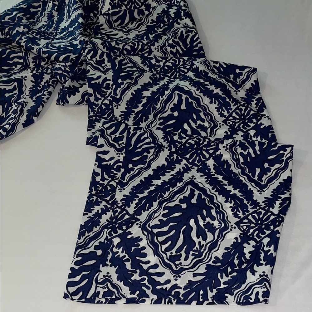 Lilly Pulitzer Navy and Cream Patterned Pants - Picture 4 of 7